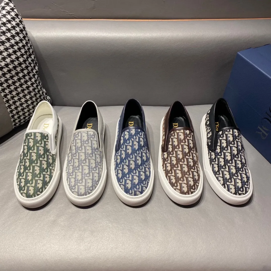 Men's men's shoes 💰360, Dior series casual shoes 👟🔥🕷🕷【Dior】Dior New casual men's shoes are launched in Hong Kong counters. Official website 1:1 production. Original Italian materials. Designed by European and American masters. Perfect shape to create counter quality, solid color rubber wear-resistant outsole and classic dazzling head! Super versatile and very comfortable. High-end without losing taste, fashionable and novel! ! Absolute focus! Code number: 38-45